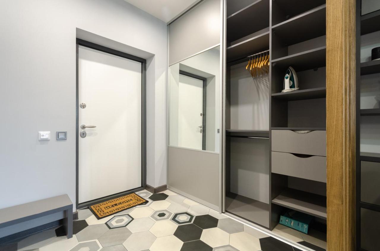 Petrovdom 52,67,205,213 In Smart Apartments In New York Concept House Kyiv Exterior photo